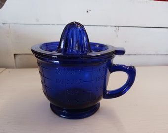 Cobalt Blue 2 Cup Measuring Cup with Reamer