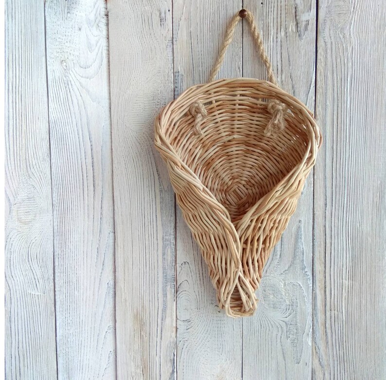 Hanging door basket Wicker wall decor Hanging baskets organizer for flowers Front door wreath decor outdoor wreath Fall Wall Basket Rustic