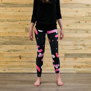 Air brush spray paint design unisex leggings for climbing yoga fitness running dancing ultimate frisbee and pilates image 2