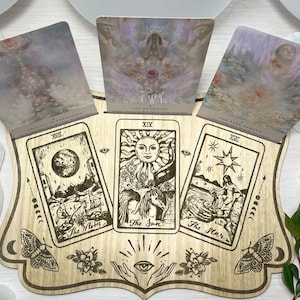 Vintage cut Oracle Tarot Card Display Board for Readings, Intentions & Affirmations - Boho Psychic Divination