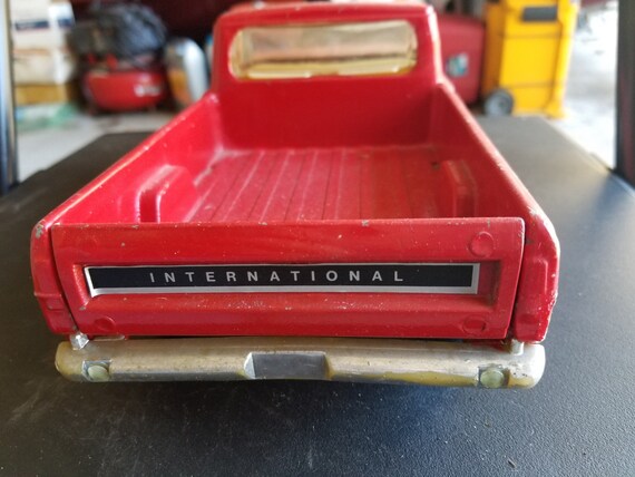 Toys Games International Harvester Pickup ERTL Toy Vehicles Etna pe toys-games-international-harvester-pickup-ertl-toy-vehicles-etna-pe