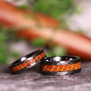 Hammered Whiskey Barrel Gunmetal Tungsten Wood Ring Wedding Band with White Oak Inlay image 6