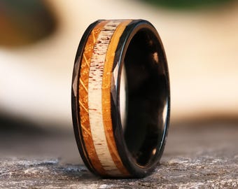 The Hammered Hunter︱Elk & Whiskey Barrel Wood Ring︱Dark Gunmetal Tungsten inlay band