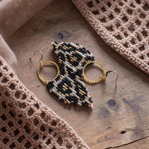 Sirga - Cheetah Print Fringe Earrings, Boho Handwoven Jewelry