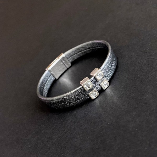 Plata y cuero, Pulseras de cuero, Cristal Swarovski, Joyas de cuero, Pulseras de manguito, Pulseras de plata, Regalos para menores de 50 años, Regalos para ella