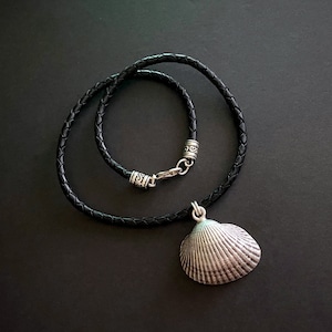 Shell Necklace, Beach Jewelry, Shell Jewelry, Pendant Necklaces, Statement Necklace, Summer Accessories, Boho Jewelry, Leather and Silver