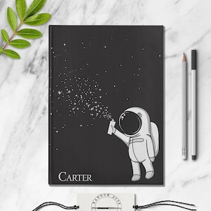 Cuaderno infantil personalizado con astronauta, diario personalizado con estrellas espaciales, libro de útiles escolares con nombre personalizado, regalo único para niños, diario de sueños