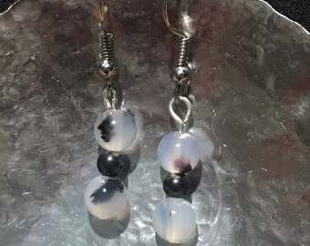 Agate and hematite dangle earrings