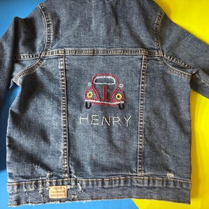 Chaqueta para niño pequeño - Diseño de coche clásico - Chaqueta vaquera bordada a mano para niño - Chaqueta con nombre para bebé, niño pequeño y niños