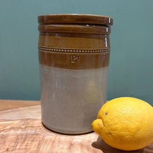 Vintage pot van aardewerk met deksel: 1 pint
