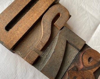 Set of FOUR vintage printers letters / symbols