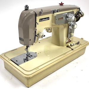 Vintage Vendomatic Deluxe Sewing Machine – 220V Europlug – Works – Mid Century
