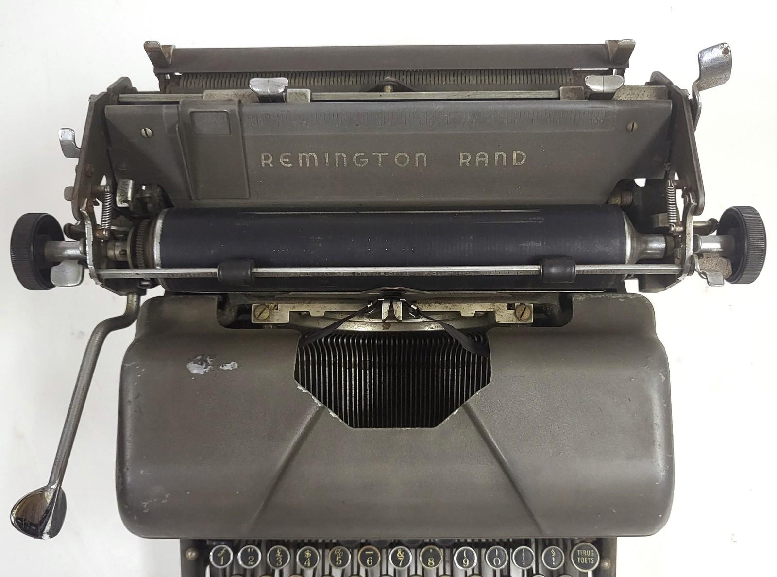 ヴィンテージ レミントン ランド タイプライター – オランダ語