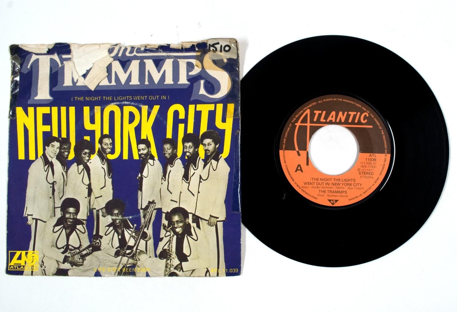 The Trammps – (the Night the Lights Went Out) NYC / Life Ain't
