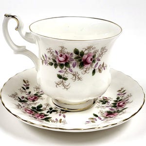 Taza y platillo vintage Royal Albert Sweet Violets Bone China Inglaterra