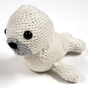 Handmade Crochet White Seal Plush Toy – 7 Inch Hand Knitted Baby Animal – Soft Stuffed Seal