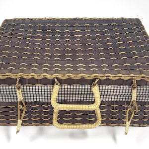 Vintage Wicker Picnic Basket 17&quot; Blue Country Style