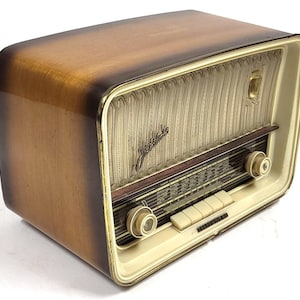 Telefunken Jubilate 9 Tube Radio – 1950s German Vintage – 15&quot; Wood Cabinet – Working Mid Century Decor