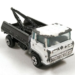 Yatming Wrecker Tow Truck Black White Diecast Vintage