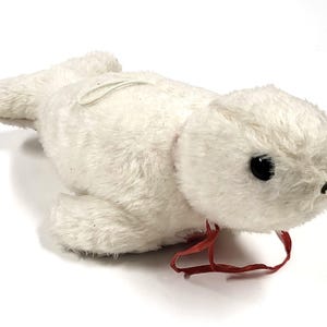 Vintage White Seal Plush – 15 Inch Soft Stuffed Animal – Arctic Marine Toy – Classic Collectible