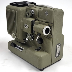 Vintage Eumig P8 8mm Film Projector – Fully Working with Case – EU Plug