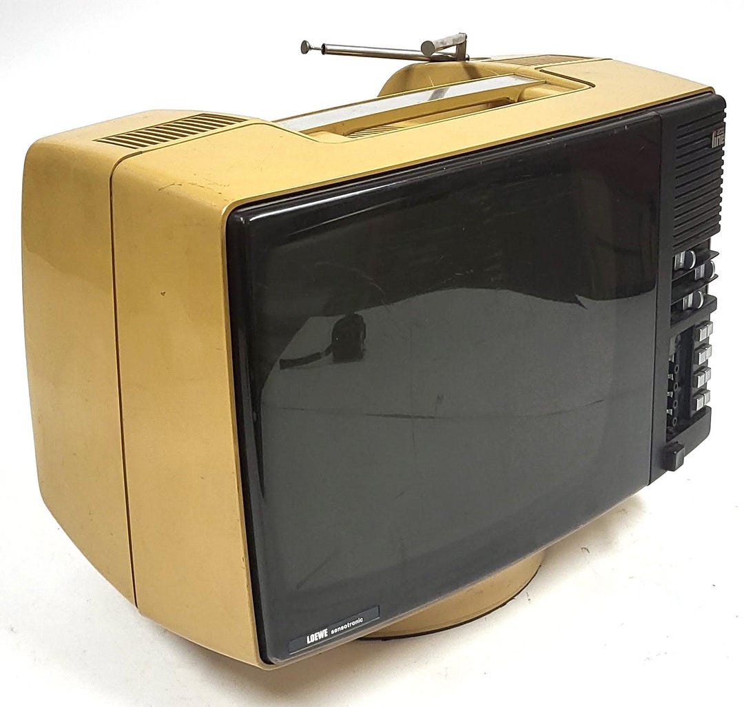 Vintage 1970s Loewe P32 CRT TV – Retro Portable 2001 Line Model