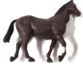 Figura vintage de cavalo Percheron da Britains - Fabricada na Inglaterra em 1972 - 5 cm (2")