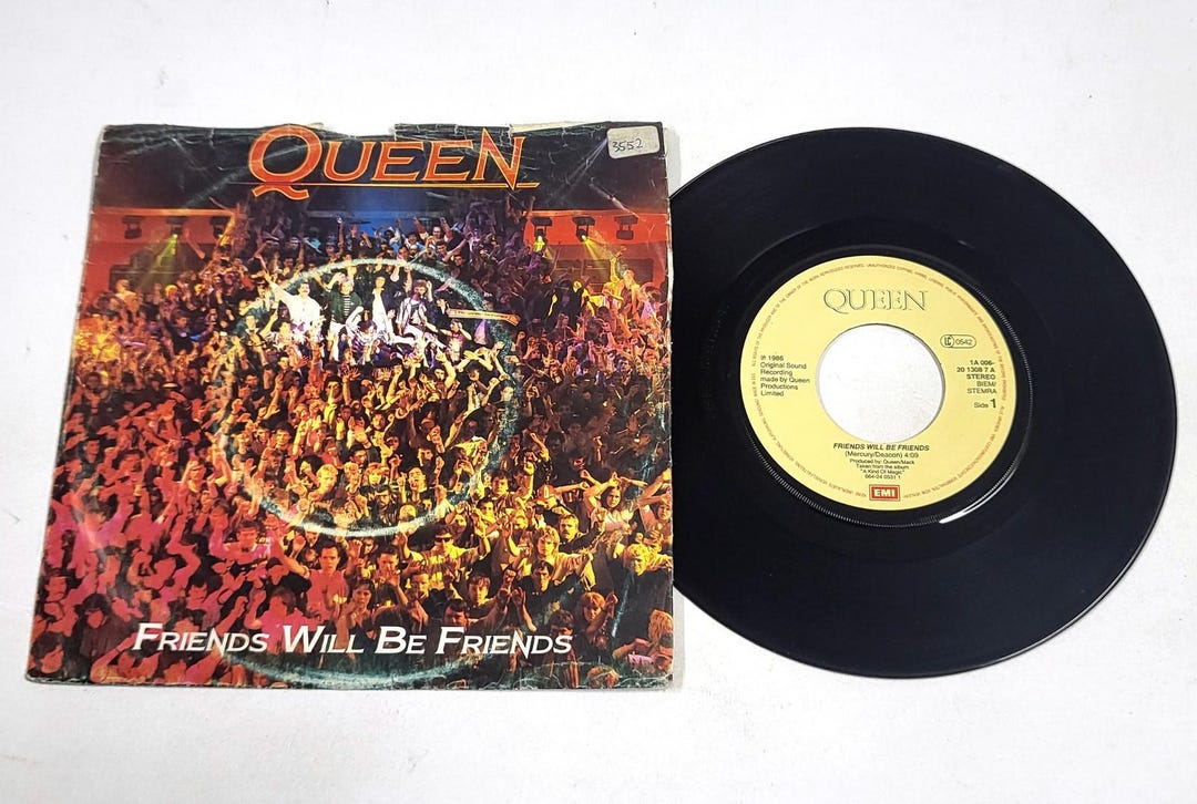 Queen – Friends Will Be Friends / Seven Seas of Rhye (live) – 7
