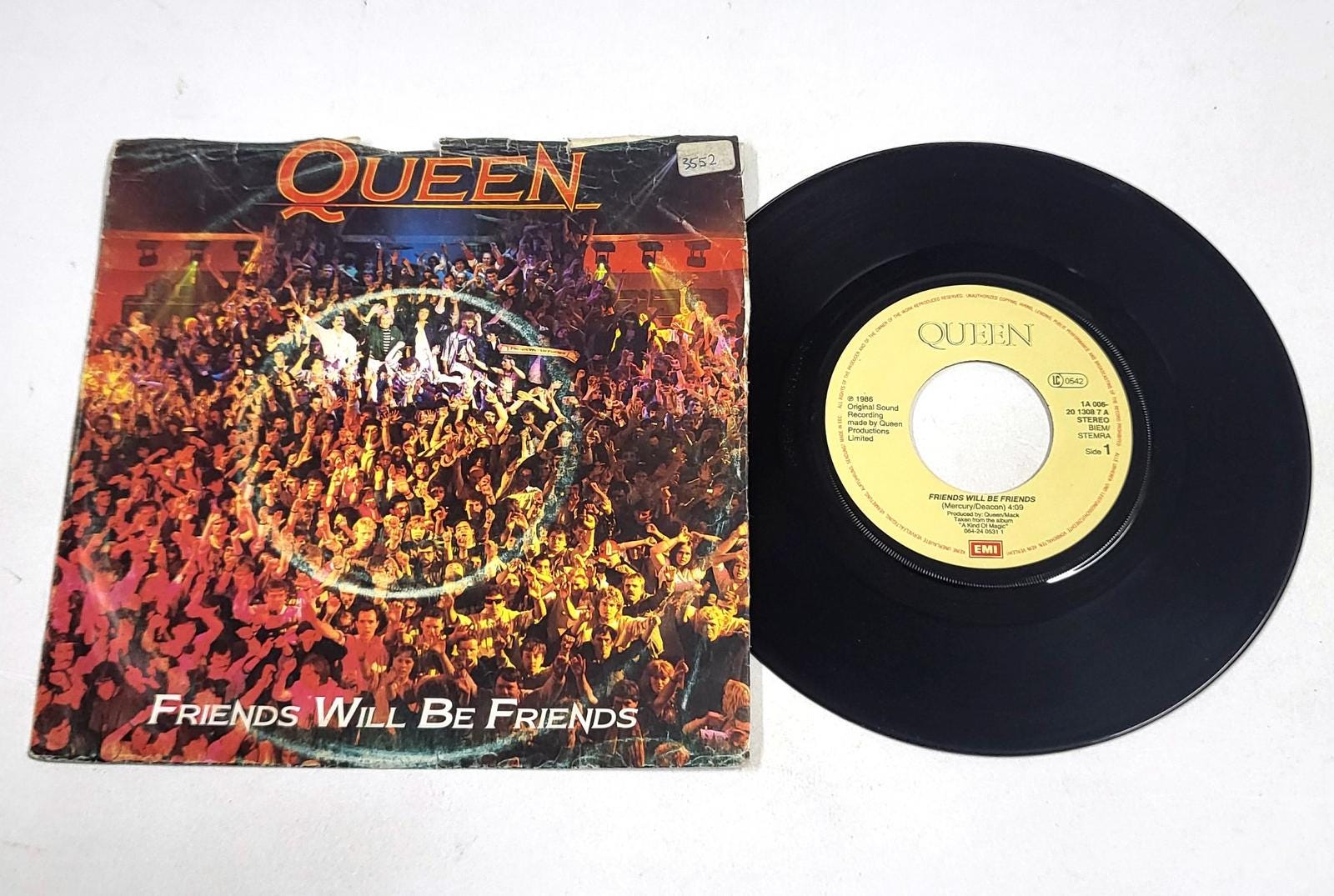 Queen – Friends Will Be Friends / Seven Seas of Rhye (live) – 7 Queen – Friends Will Be Friends / Seven Seas of Rhye (live) – 7