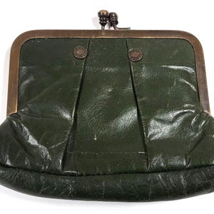 Vintage Object Kiss Lock Coin Change Wallet Green Leather Collectors Item