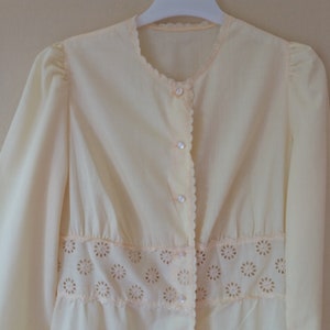Vintage 80s Long Light Yellow Embroidered Floral Lace Waist Puffy Long Sleeve Cotton Night Gown Size US XXS/XS