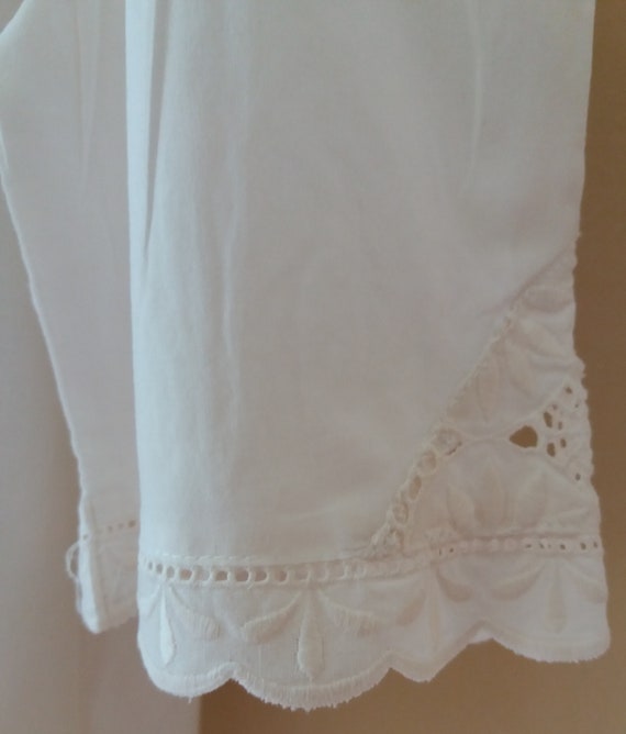 Vintage 80s Embroiderd Floral Lace Cream Short Pu… - image 8