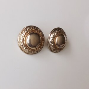 Vintage 80s Large Round Clip On Earrings,Gold Tone Metal Clip On Earrings,Diameter 4.5 cm,Gift for Her