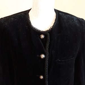 Vintage jaren 80 zwart met zilveren pailletten corduroy fluweel korte blazer, geborduurde kant rand blazer, gotische katoen maat US M korte blazer jas