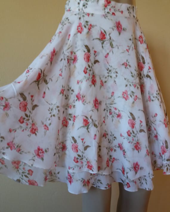 Vintage 90s Short Floral Skirt,White with Floral … - image 1