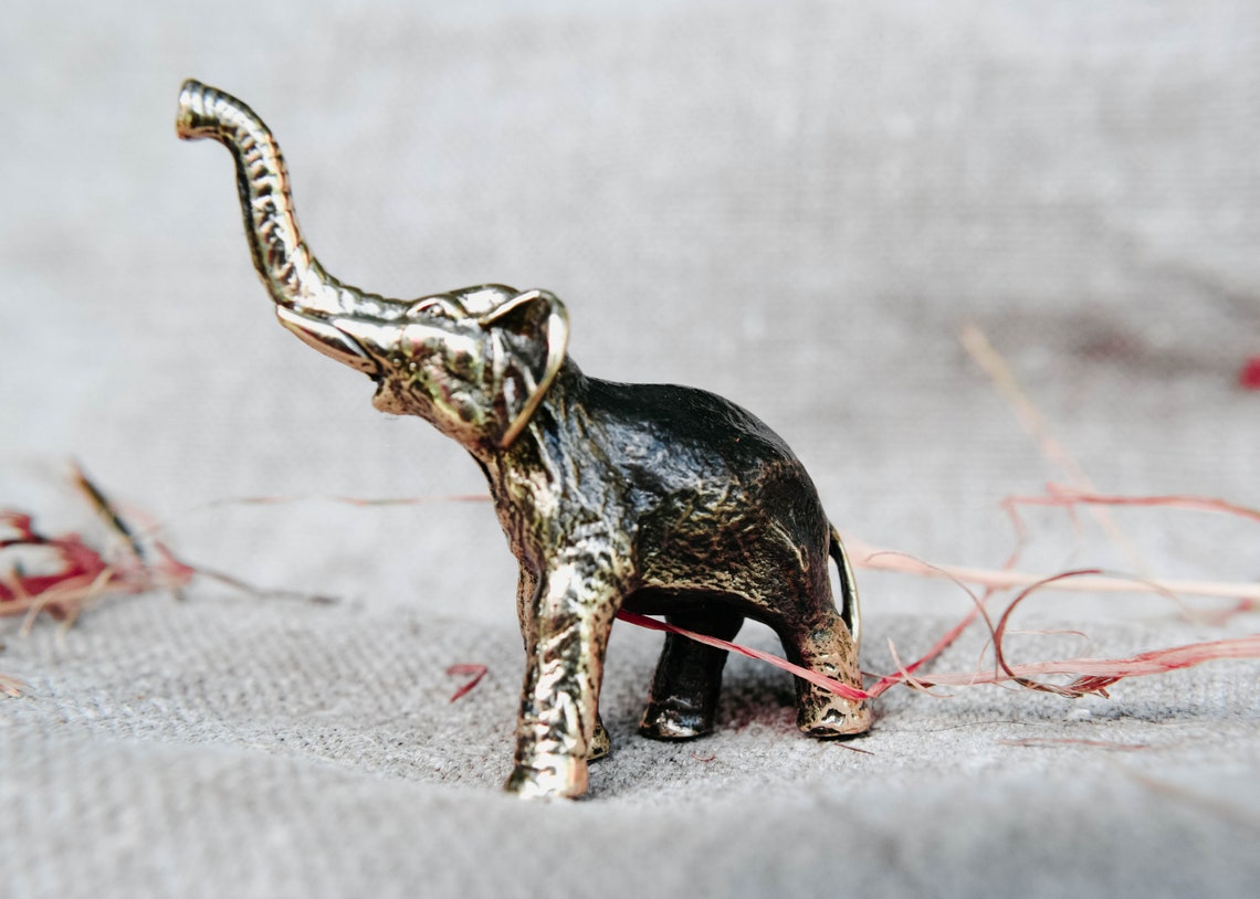 Miniature éléphant figurine en bronze sculpture d'éléphant Etsy