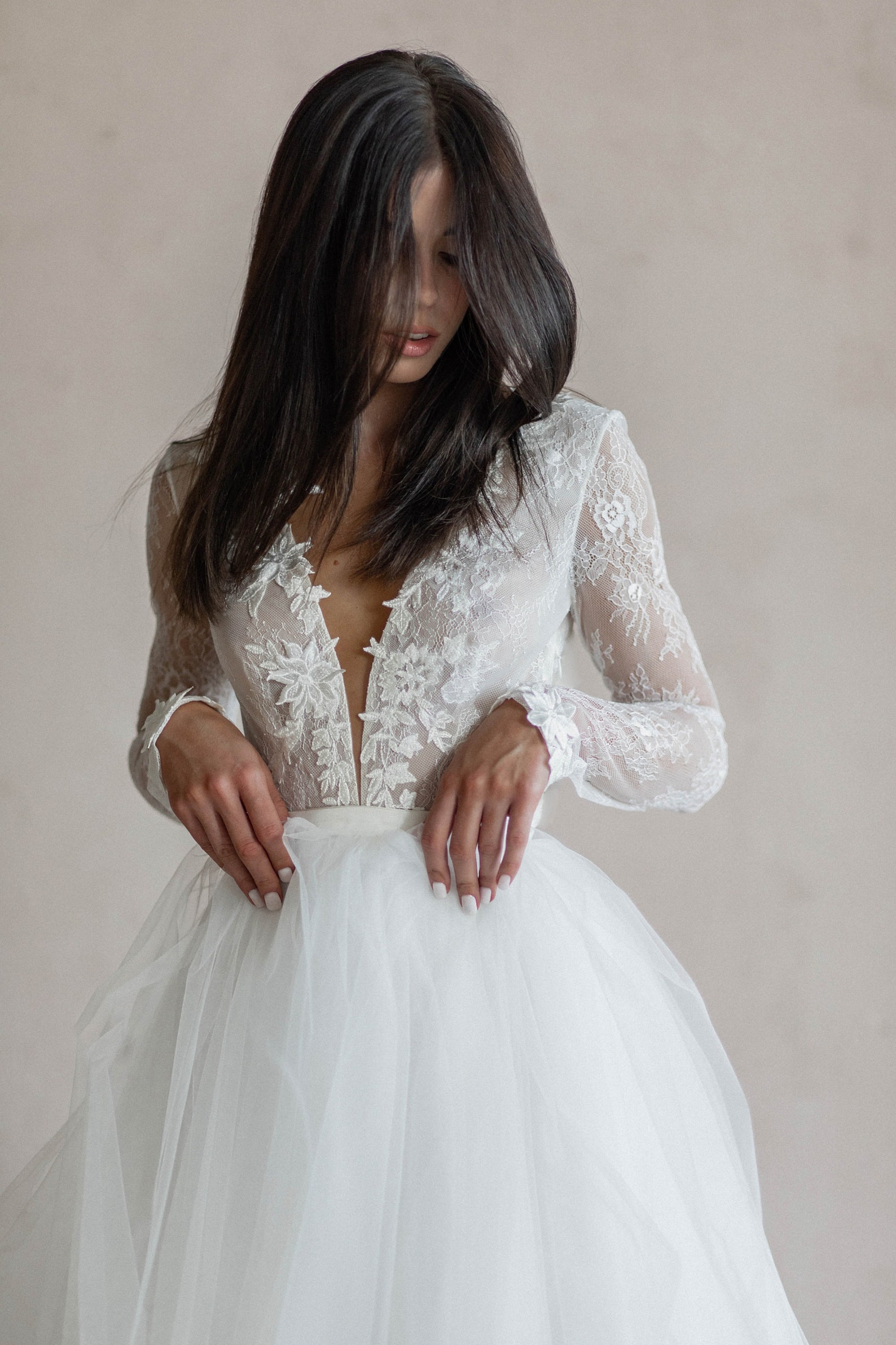 Long Sleeves Lace Tulle Wedding Dress