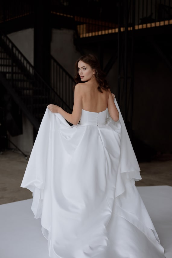 Simple Satin Wedding Dress/corset Bodice/long Skirt With Pleats, Pockets  and Train/a-line/strapless/clean & Modern/plain Bridal Gown/elegant -   Ireland