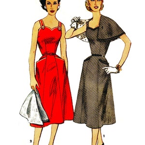 Puede incluir: Dos mujeres vistiendo vestidos. La mujer de la izquierda lleva un vestido rojo con escote de corazón y un cinturón blanco. La mujer de la derecha lleva un vestido gris con una capa y un cinturón blanco.