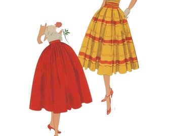 1950 年代のティーンエイジ サークルスカート、プードル アップリケ