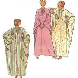 Pode incluir: Três vestidos compridos e fluidos com padrões diferentes. O vestido à esquerda tem listras verticais em verde, azul e branco. O vestido no centro é rosa sólido. O vestido à direita tem um fundo branco com pequenos pontos coloridos.