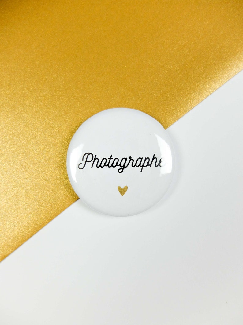 Photographer wedding badge image 3