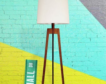 Floor Lamp, Mid-century Modern Tripod Lamp – Walnut