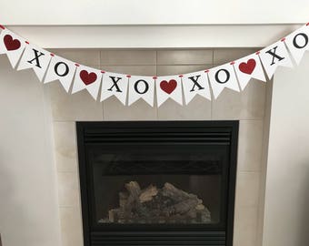Valentine's Day Banner, Valentine's Decoration, X's and O's, Heart Garland, Valentines Day Decoration, Valentine's Banner, Photo Prop