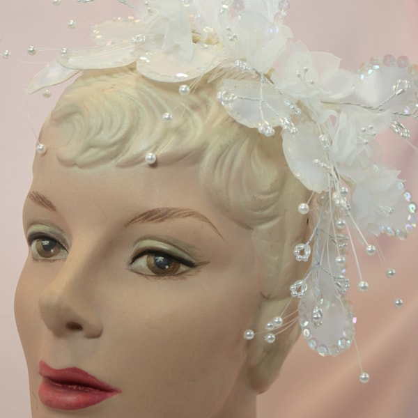 White bridal headdress,vintage 80s,wedding,base for bride headpiece creation,White bride foliage on comb,economic wedding floral headpiece