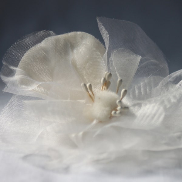 Vintage 80s-90s,off-white veiling flower,Chiffon flower,Millinery veiling flower,Vintage white flower adornment,corsage flower,millinery