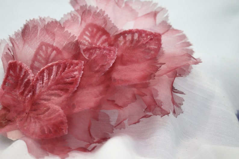 Textile frills garnish,Antique pink velvet applique,Vintage 50s millinery,Hat ancient adornment,Braided velvet foliages,veiling petal trim