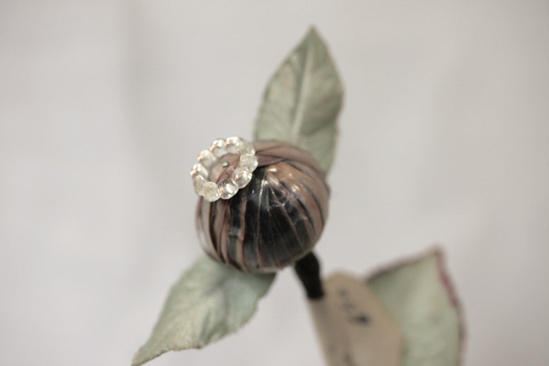 Antique floral ornament circa 30s,Rare poppy bulb hat garnish,Victorienne floral trimming,antique millinery hat straw adornment,straw trims