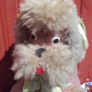 Pink dog toy that sticks tongue out online