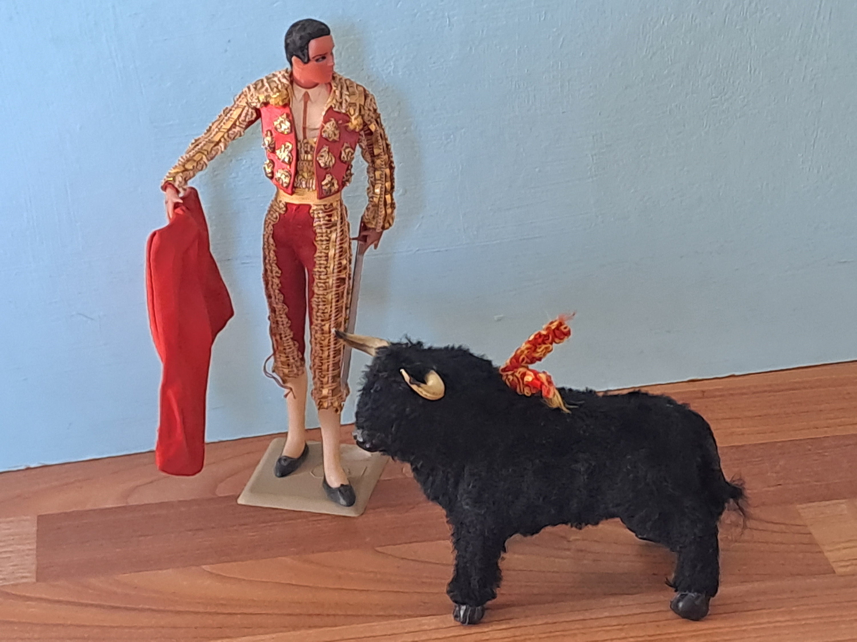 赤い牛のぬいぐるみ　ALDO CRUZ スペイン 赤い牛のぬいぐるみ ALDO CRUZ スペイン